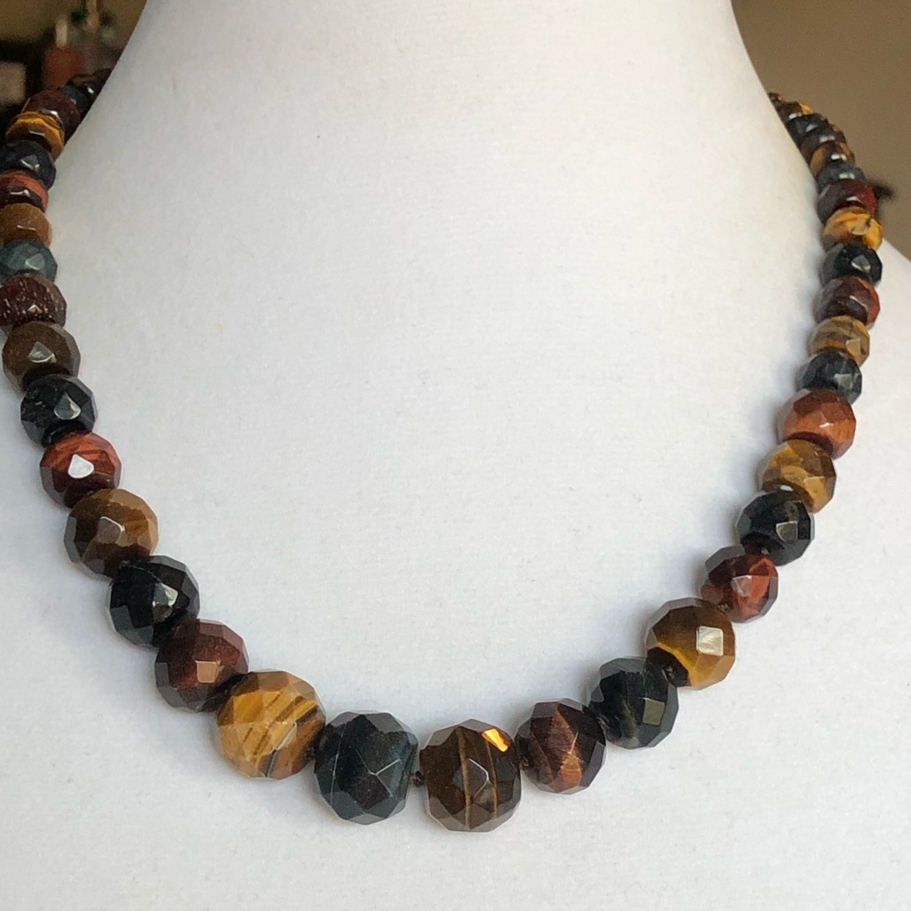 Multi-Color Faceted Tiger’s Eye Gemstone (495.80 Cts) Beads Necklace
